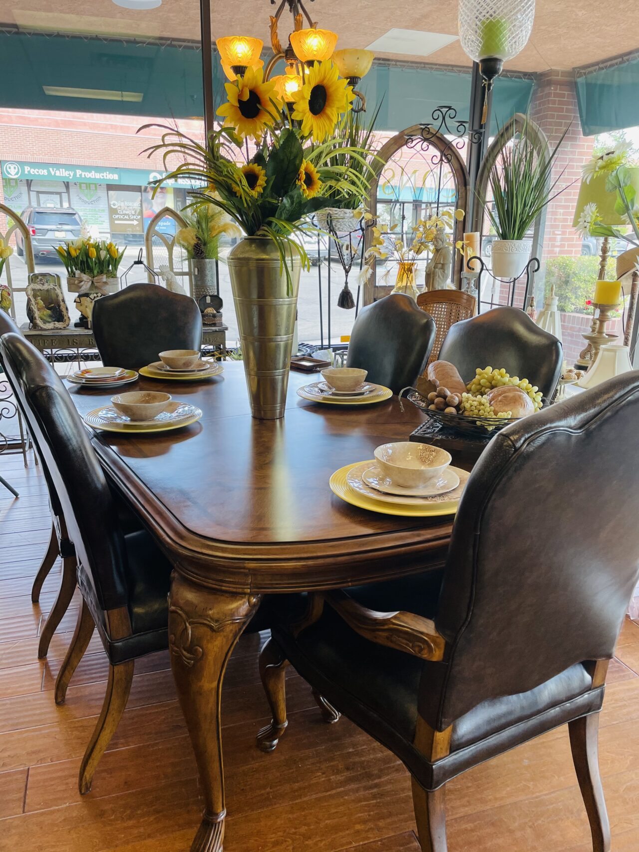 Local Boutique & Consignment Shop, Upscale Clothing, Fashion